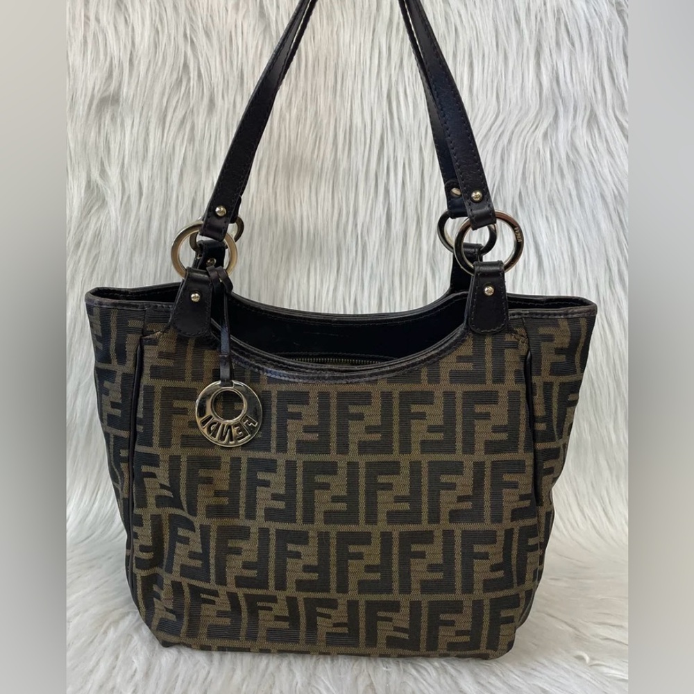 🔥🔥🔥Authentic Vintage Fendi Zucca Shoulder Bag